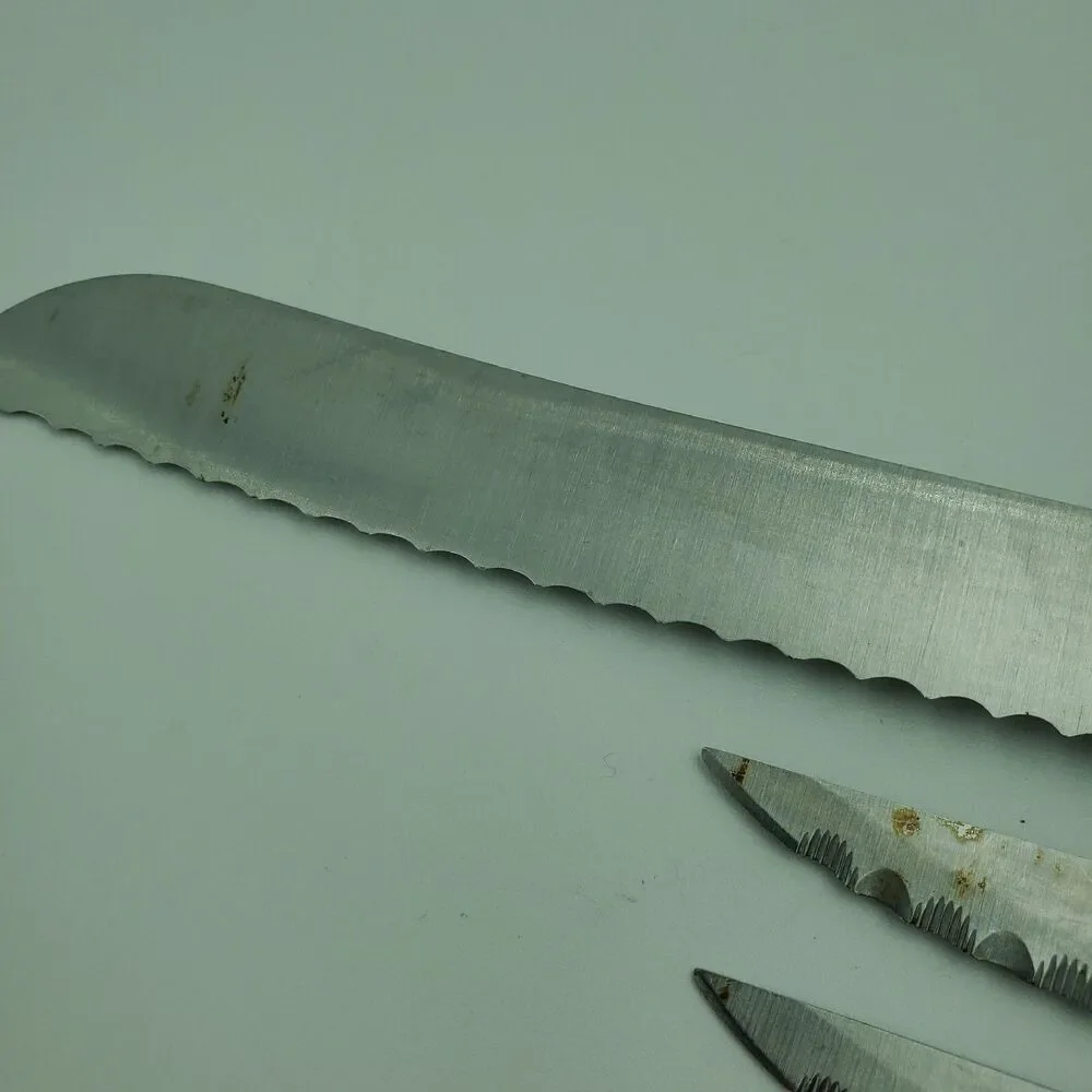 Set of 5 Copco Chefs Knives Bread, Steak x2, Utility x2 READ. Small Rust Spots